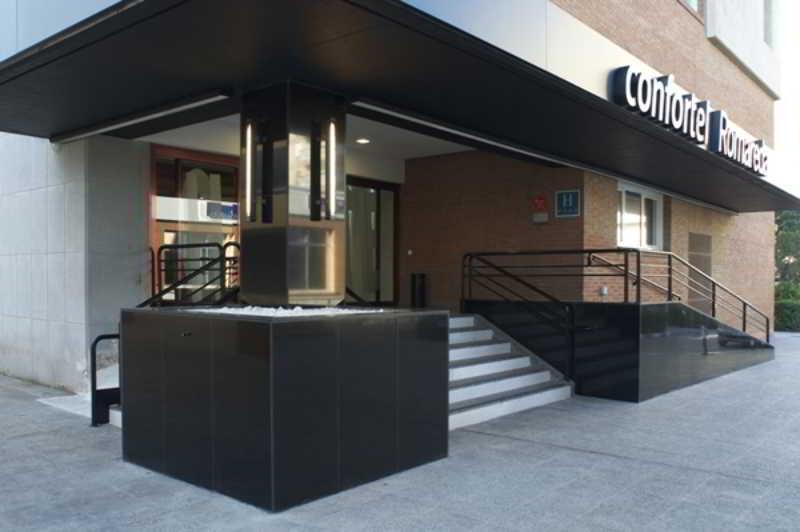 Ilunion Romareda Hotel Saragoça Exterior foto