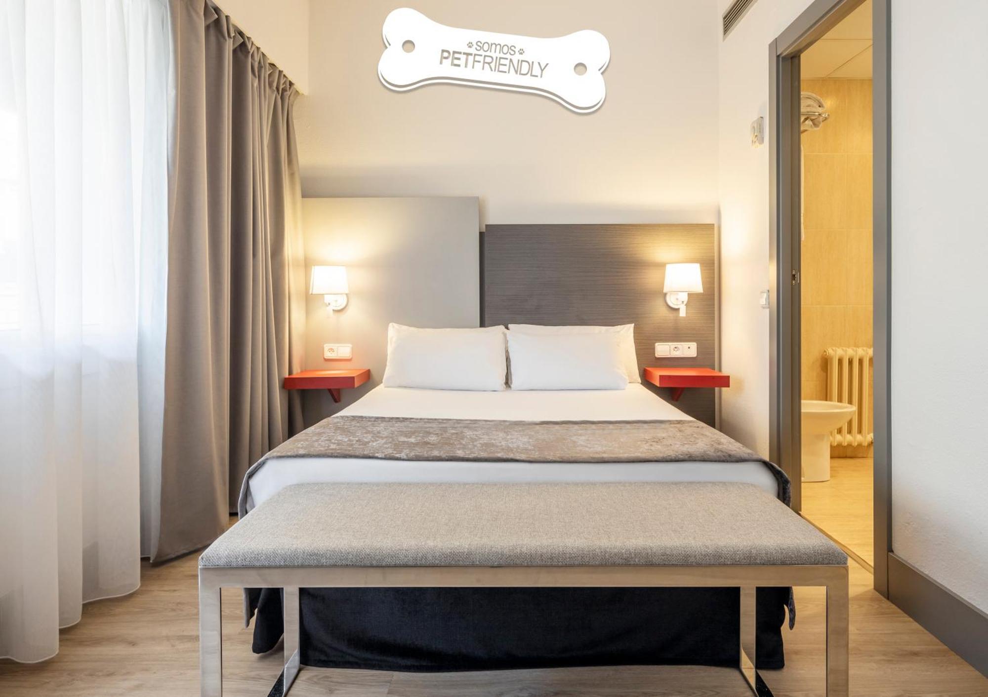 Ilunion Romareda Hotel Saragoça Quarto foto